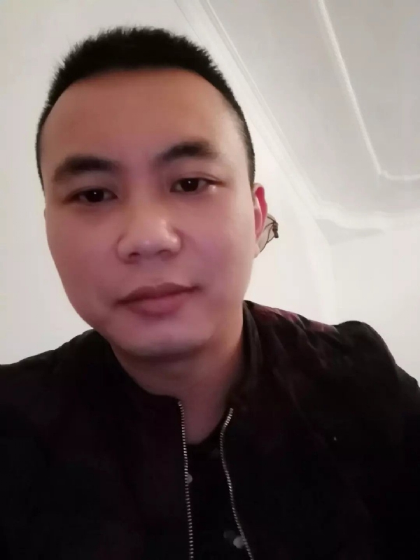 喜闻香气的第一张照片--保定相亲服务中心