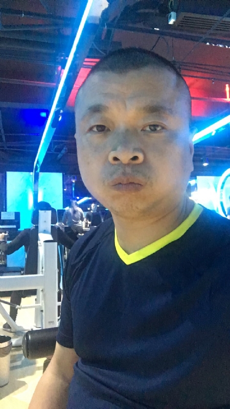 奋斗的第一张照片--保定相亲服务中心