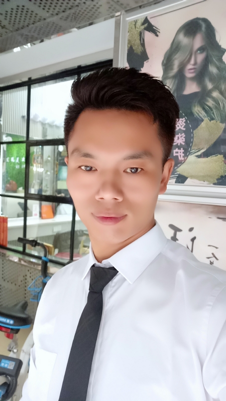 阳光男士的第一张照片--保定相亲服务中心