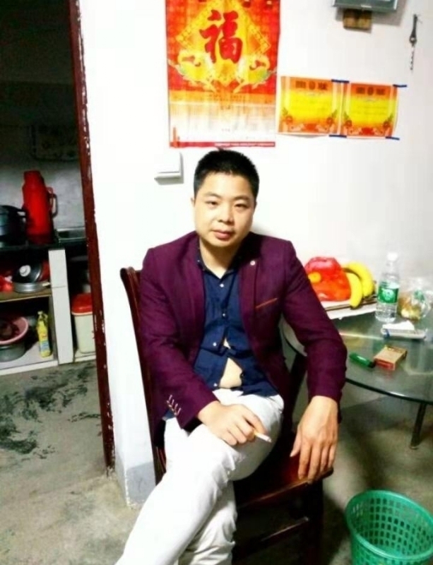 蓝色的微笑的第一张照片--保定相亲服务中心