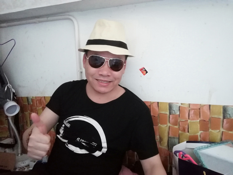 艰难爱情的第一张照片--保定相亲服务中心