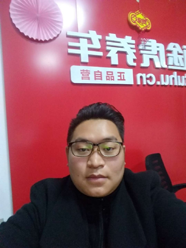 向上倾斜45度的第一张照片--保定相亲服务中心