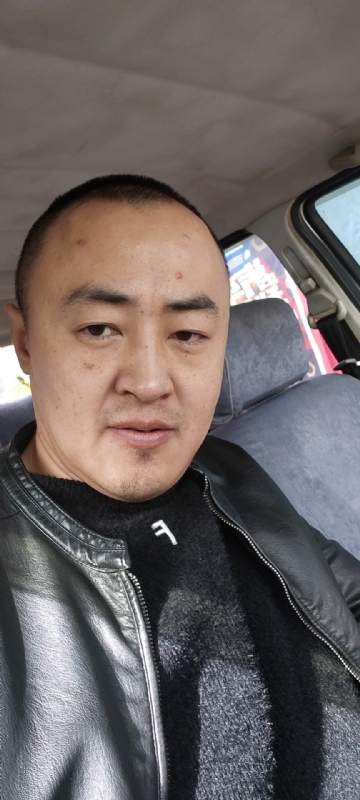 精神九哥的第一张照片--保定相亲服务中心