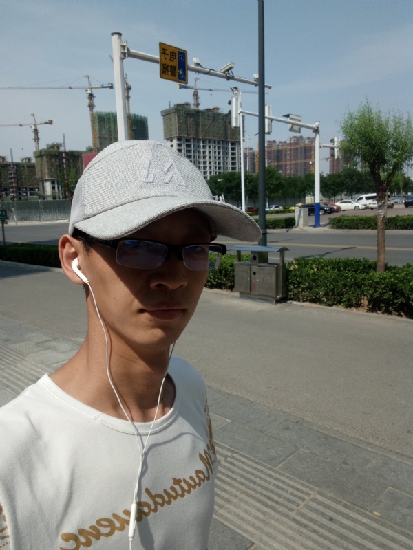 挥一挥手什么都没有的第一张照片--保定相亲服务中心