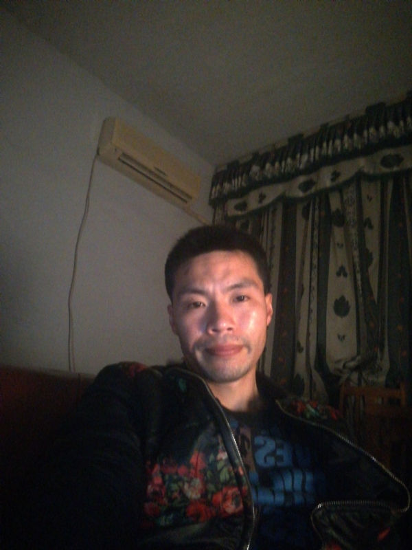 性情男儿的第一张照片--保定相亲服务中心