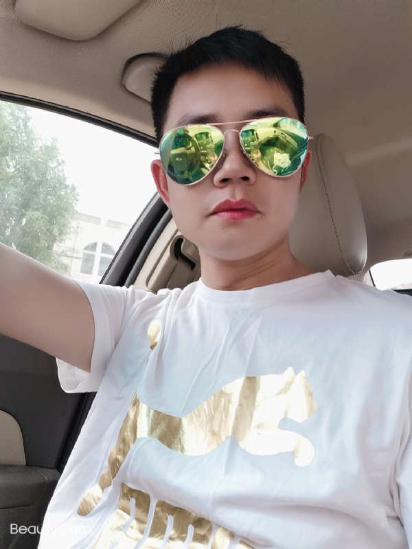 奋斗的第一张照片--保定相亲服务中心