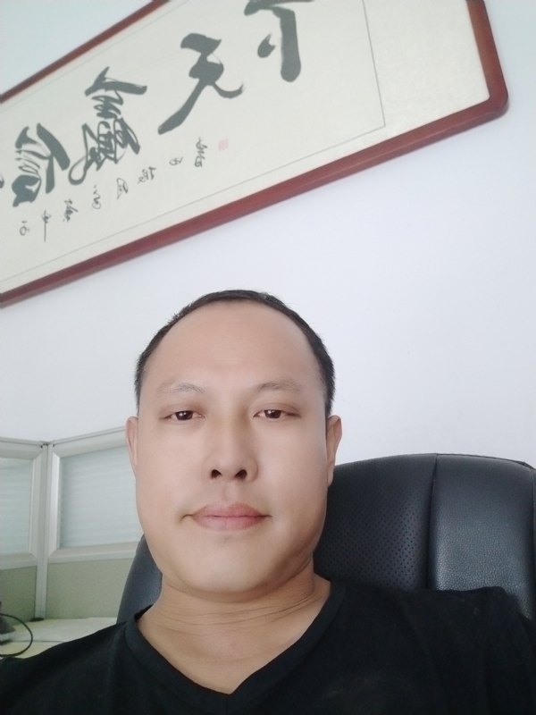 山丘的第三张照片--保定相亲服务中心