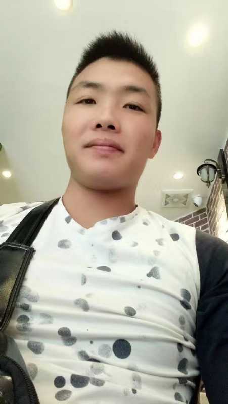 吃生蚝的小乖乖的第一张照片--保定相亲服务中心