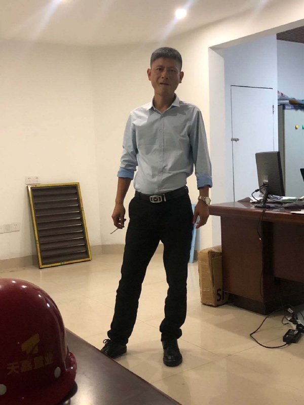 郁闷之中的第一张照片--保定相亲服务中心