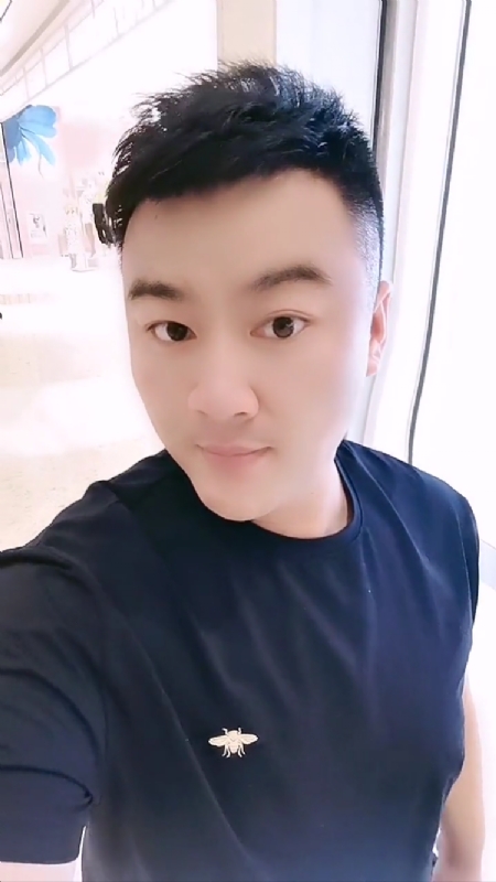 微风徐徐的第一张照片--保定相亲服务中心