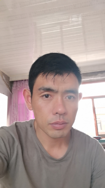 小草莓1981的第一张照片--保定相亲服务中心