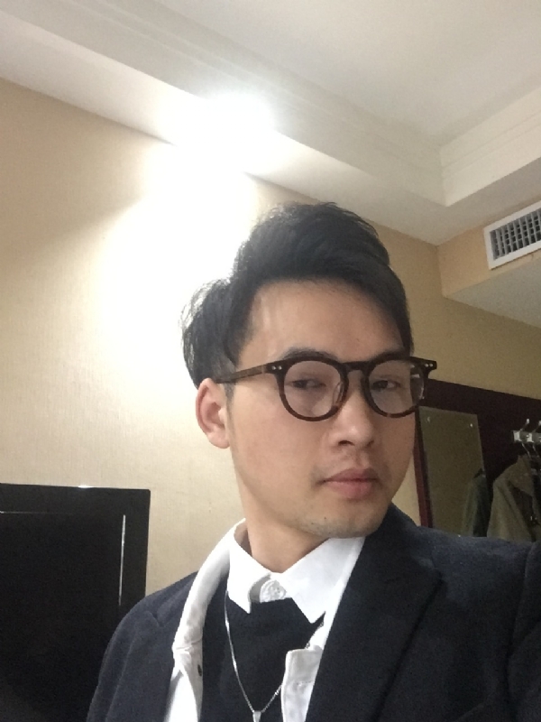 曾亮的第一张照片--保定相亲服务中心