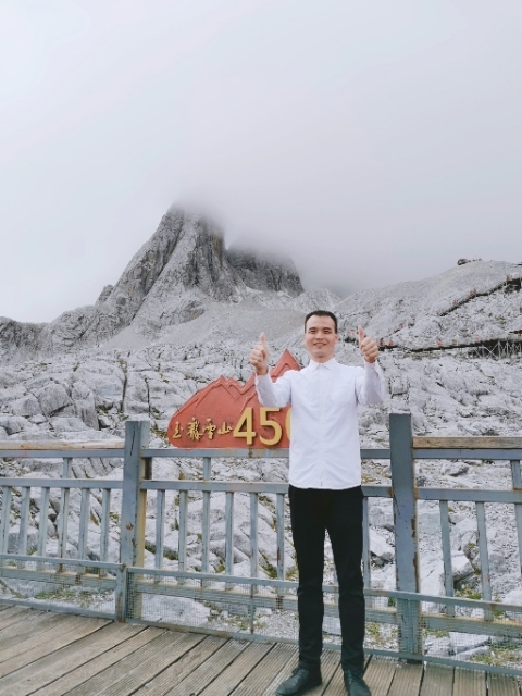 灰太狼的第一张照片--保定相亲服务中心