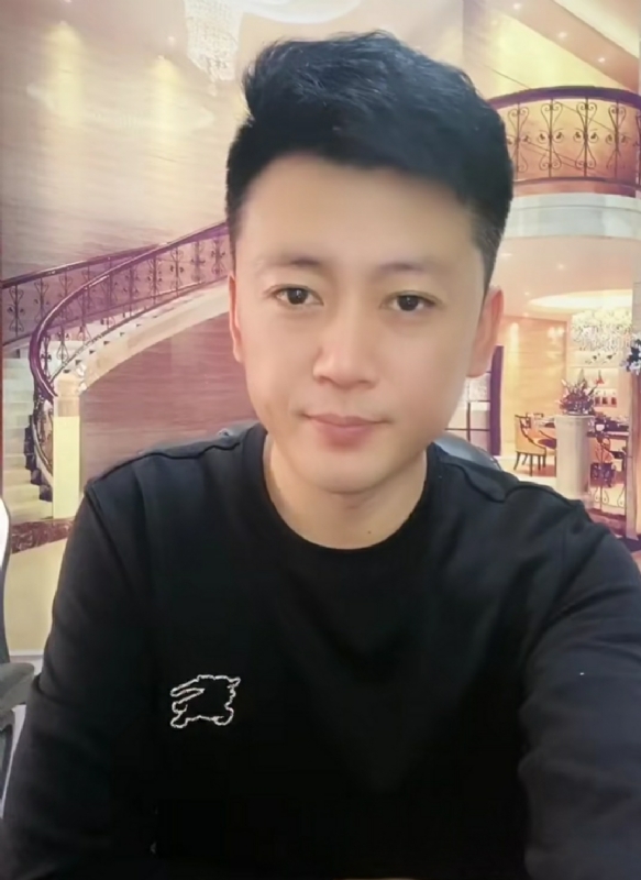 屋顶拾荒人的第三张照片--保定相亲服务中心