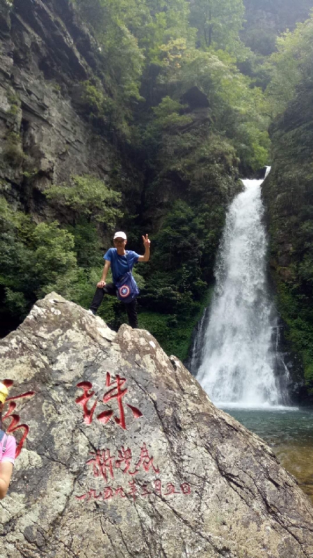 海岸岩崖的第一张照片--保定相亲服务中心
