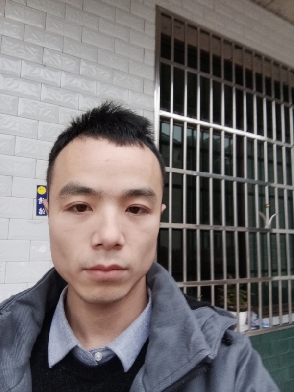 笑得那么开心的第一张照片--保定相亲服务中心