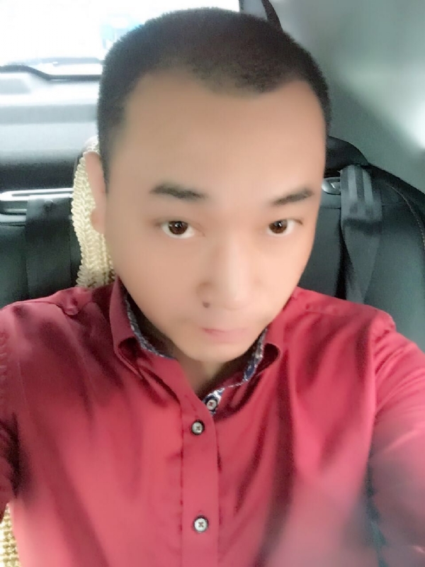 在一个路口等的第一张照片--保定相亲服务中心