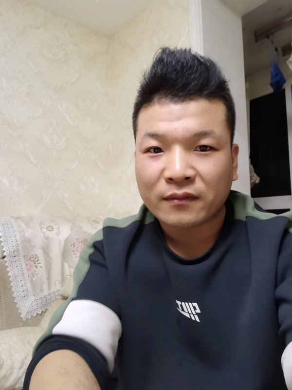 小猪猪的第一张照片--保定相亲服务中心