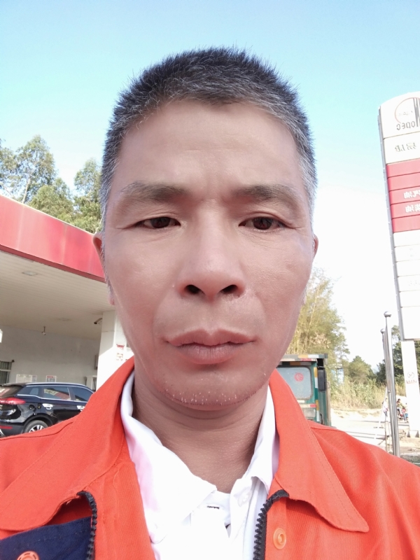 静候缘分的第一张照片--保定相亲服务中心