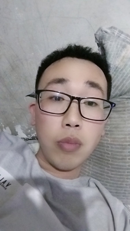 喜欢比我大的女人的第一张照片--保定相亲服务中心