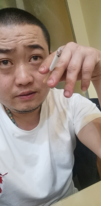 孤独的螃蟹的第一张照片--保定相亲服务中心