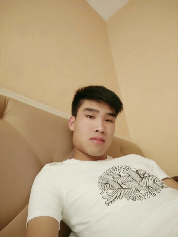 谁不曾孤单上路的第一张照片--保定相亲服务中心