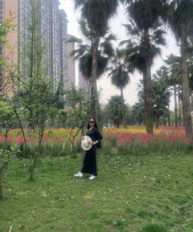 粉墨登场的第一张照片--保定相亲服务中心