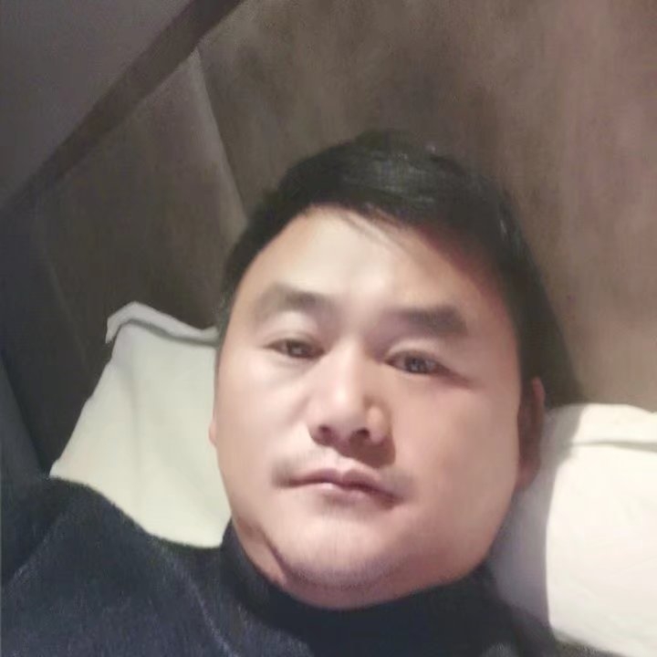 奔跑的第二张照片--保定相亲服务中心