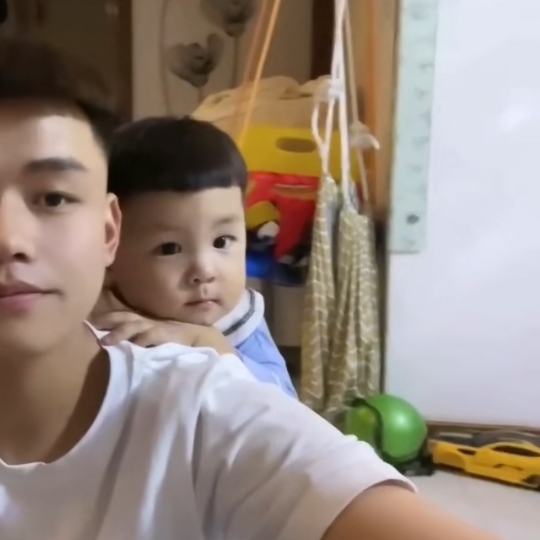 嘻嘻嘻的第一张照片--保定相亲服务中心