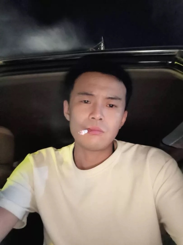 爱睡觉的土拨鼠的第一张照片--保定相亲服务中心