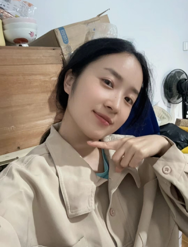 多喝热水的第二张照片--保定相亲服务中心