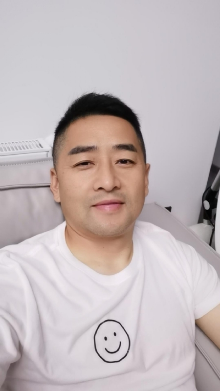 向阳而生的第一张照片--保定相亲服务中心