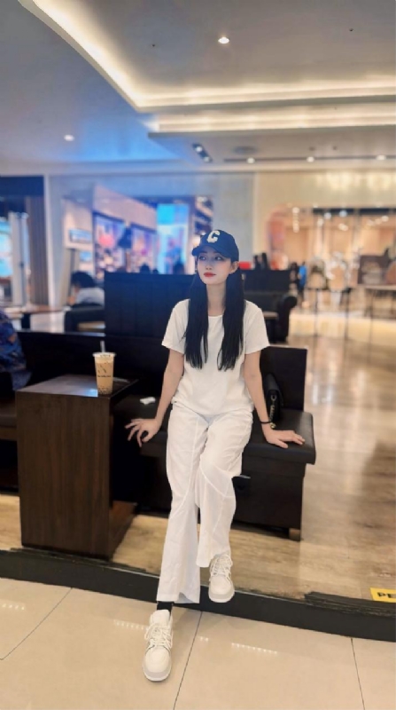 卖火柴的小女孩的第一张照片--保定相亲服务中心