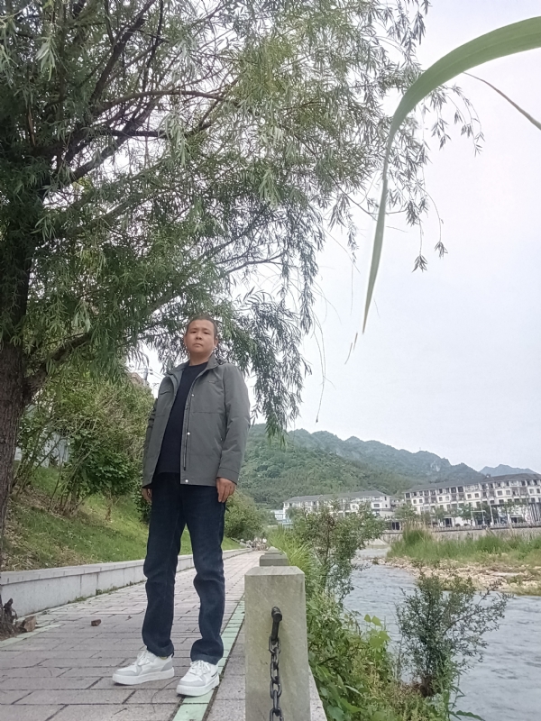 飞雪飘零的第一张照片--保定相亲服务中心