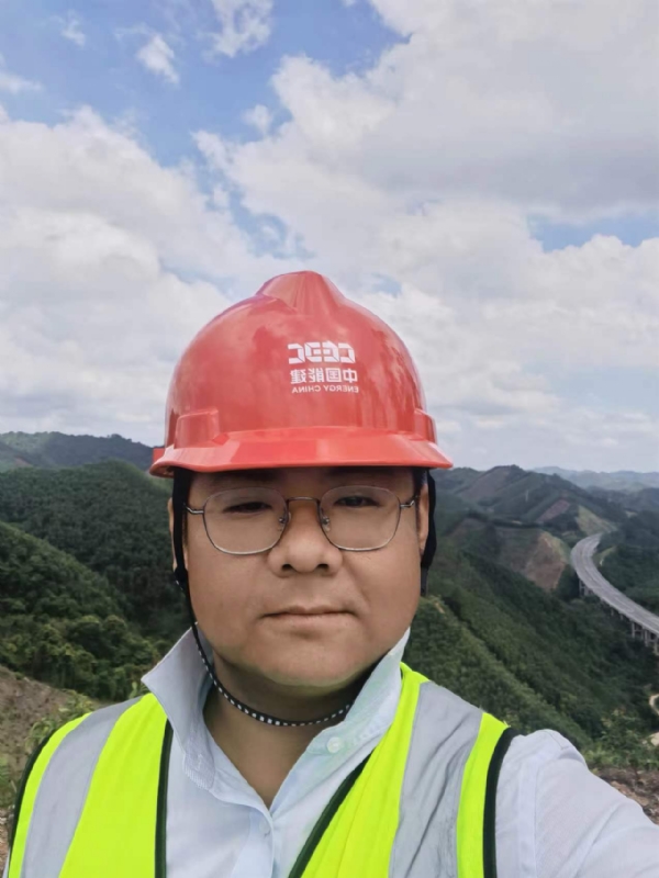 冰城小土匪的第一张照片--保定相亲服务中心