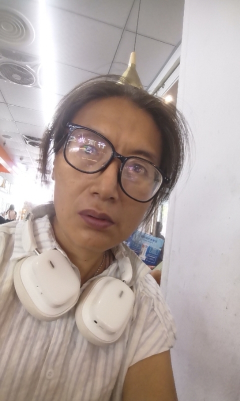 冬天的蔷薇的第三张照片--保定相亲服务中心