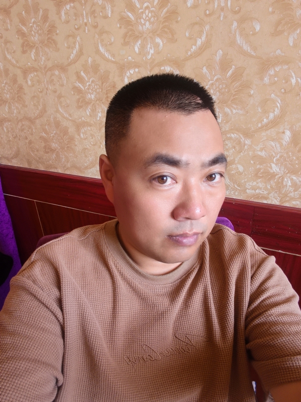 擦亮眼睛向前看的第一张照片--保定相亲服务中心