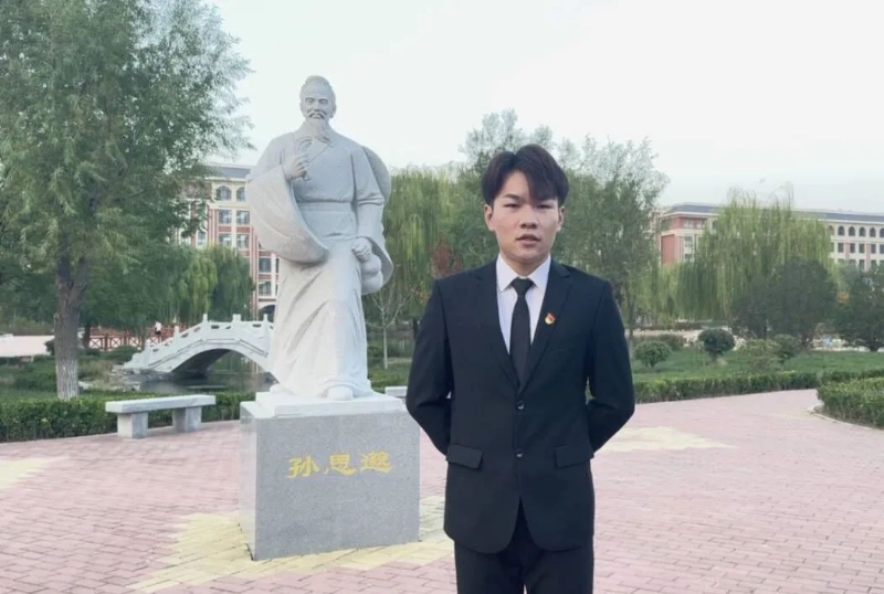 尚明月的第一张照片--保定相亲服务中心