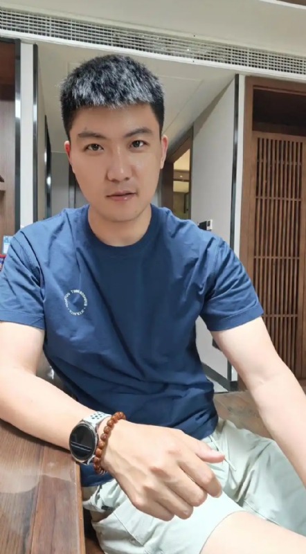 大鹏展翅的第一张照片--保定相亲服务中心