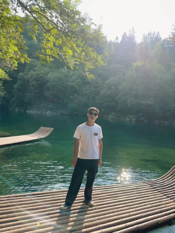 林言的第二张照片--保定相亲服务中心