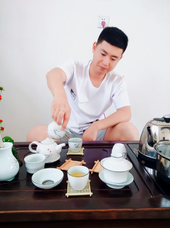 日月的第三张照片--保定相亲服务中心