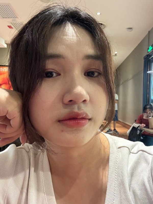 粉墨的第一张照片--保定相亲服务中心